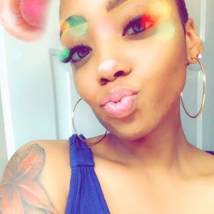 Meet your Posher, Sharon